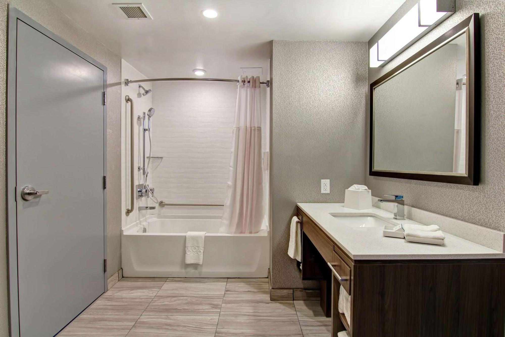 Home2 Suites By Hilton Edmonton South Extérieur photo